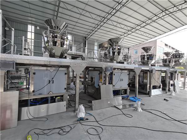 Rotary packaging machine with 14 heads combination weigher for packing puff